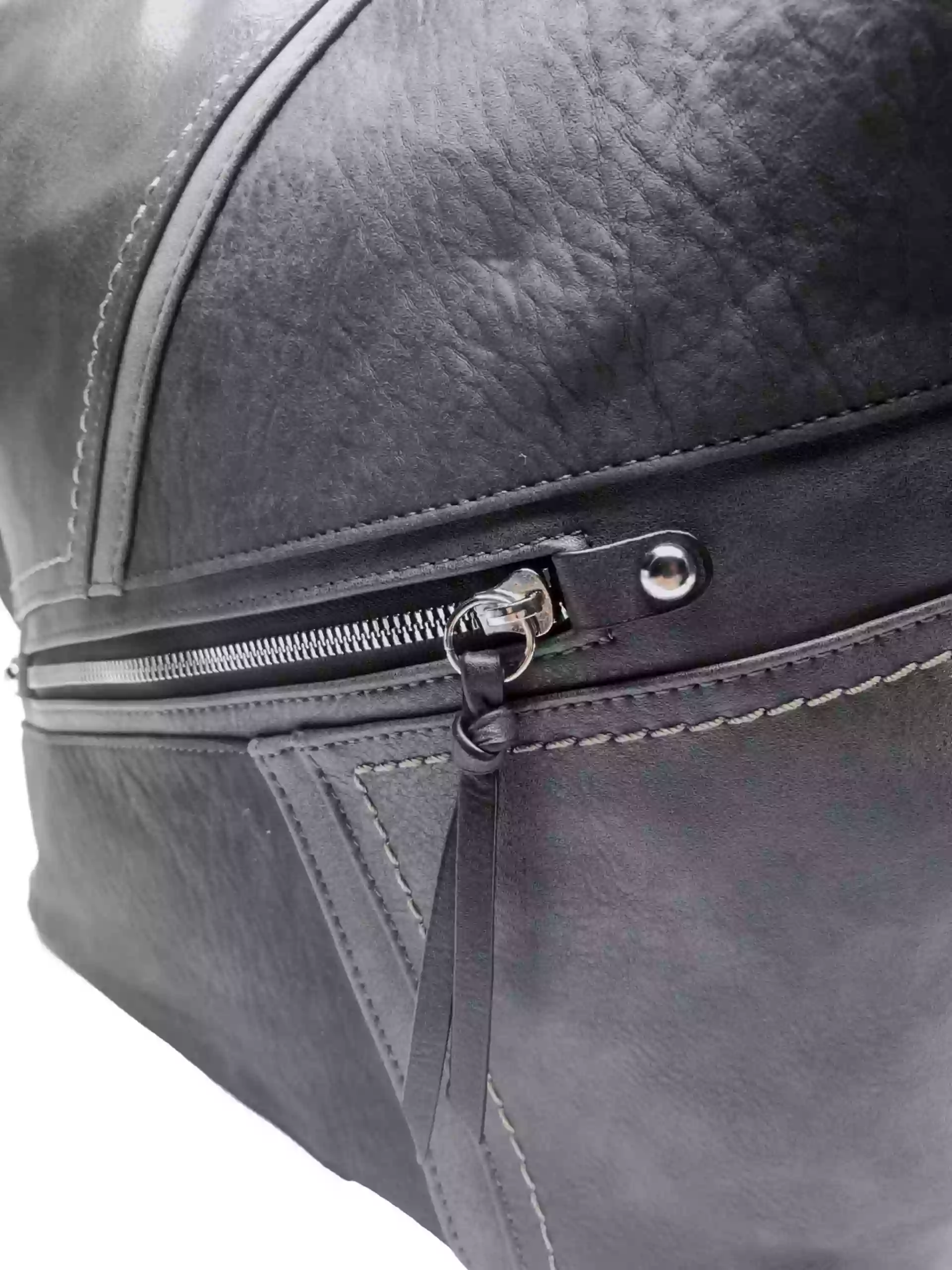 Velká crossbody kabelka z měkké kůže Tapple H18070 tmavě šedá detail vzoru