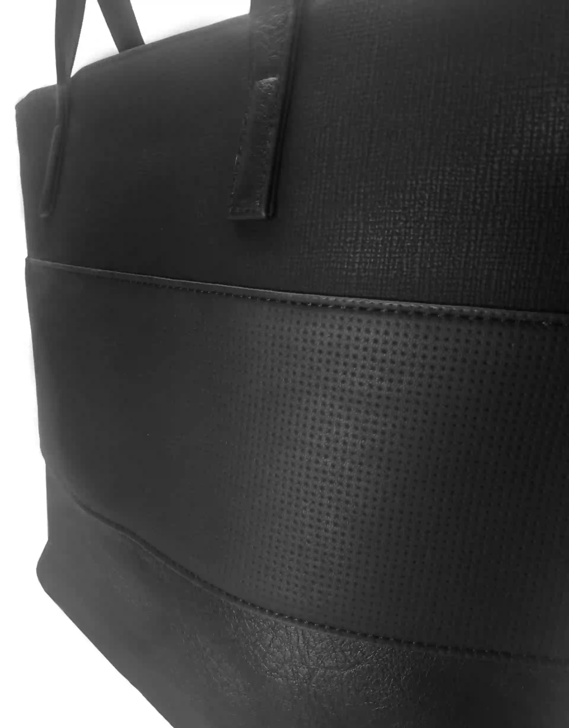 Slušivá kabelka přes rameno z příjemné eko kůže, Tapple H17421, černá, detail kabelky