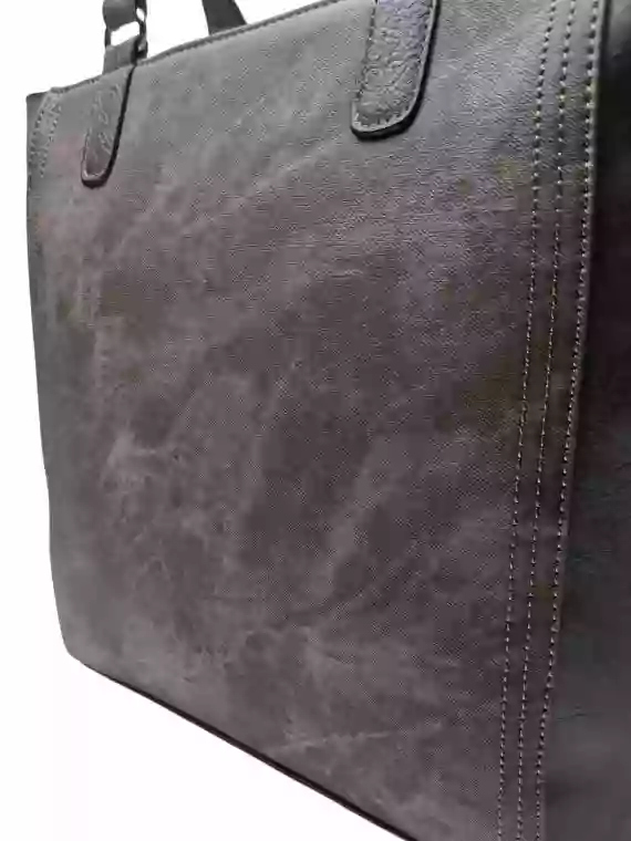 Moderní dámská kabelka přes rameno s texturou, Tapple, H17237, šedohnědá, detail kabelky přes rameno