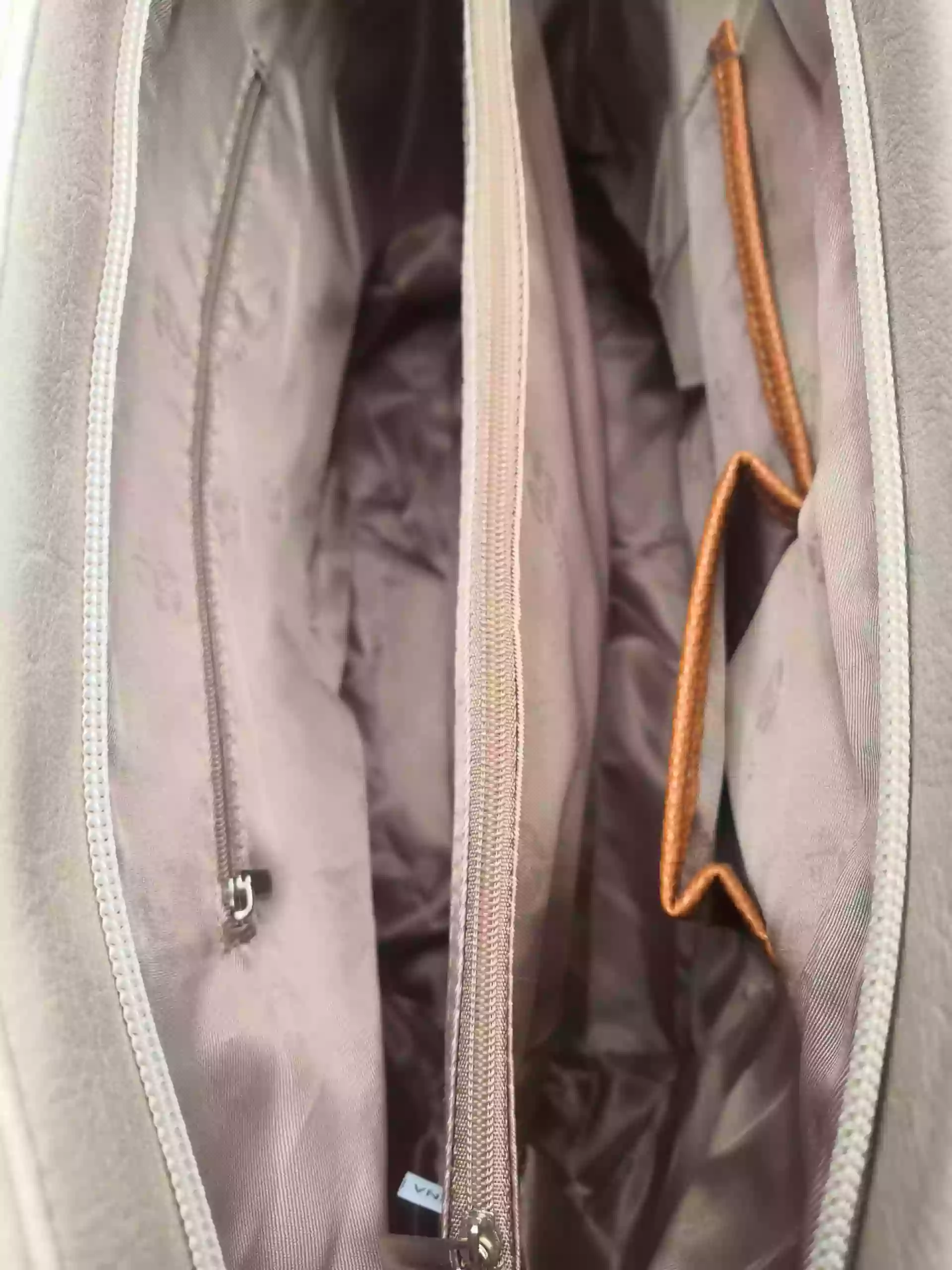Béžová kabelka přes rameno s šikmými vzory, Tapple, H190030, vnitřní uspořádání kabelky přes rameno