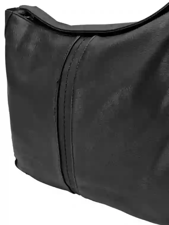 Velká černá crossbody kabelka s bočními kapsami, Tapple, H18037, detail crossbody kabelky