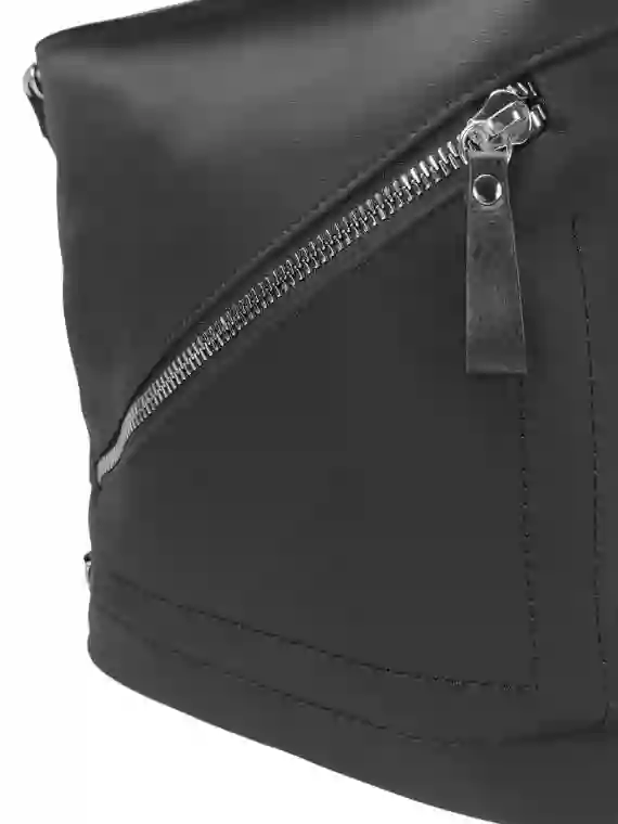 Střední černý kabelko-batoh 2v1 s šikmým zipem, Tapple, H190061, detail kabelko-batohu 2v1