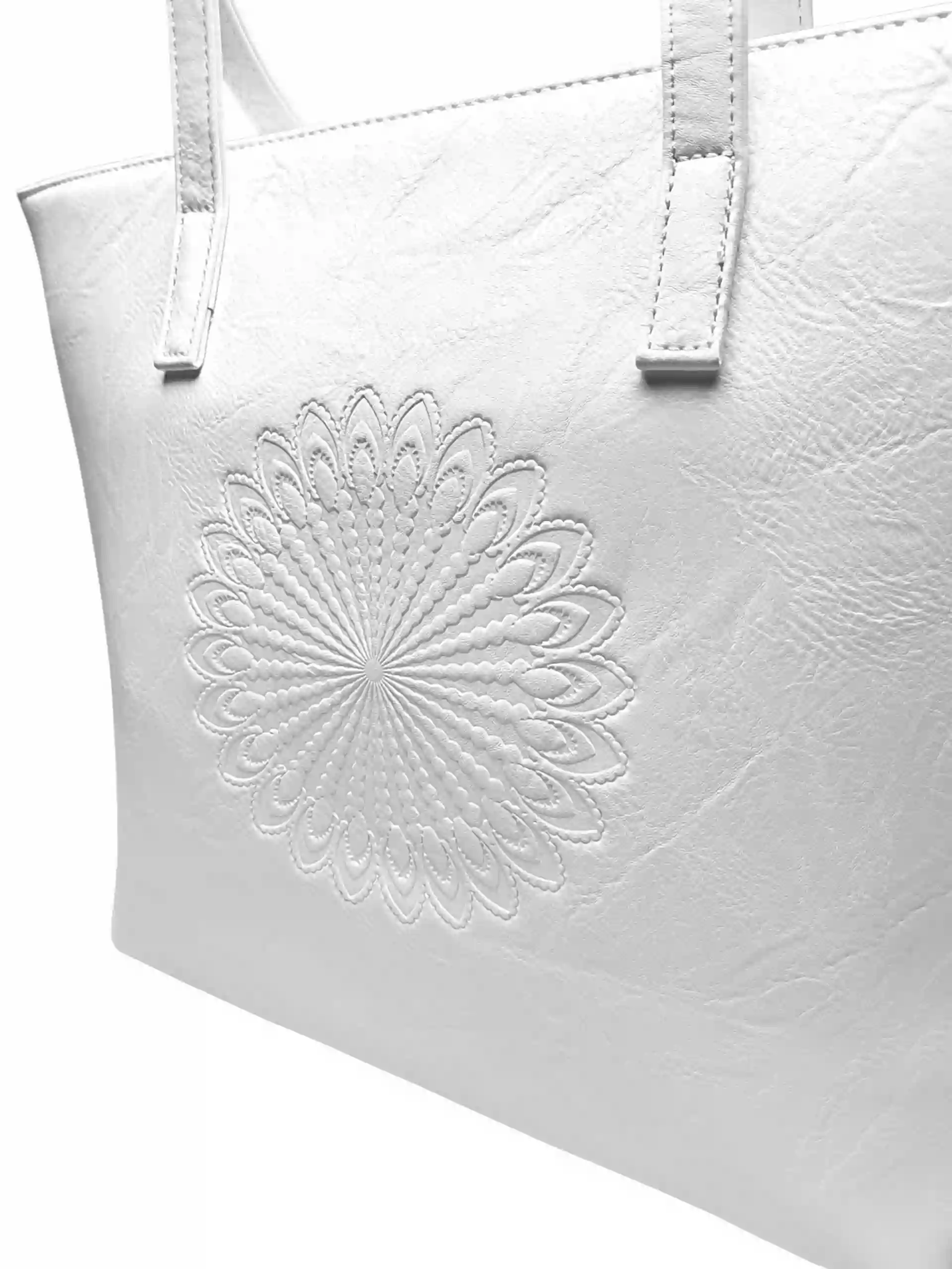 Bílá dámská kabelka přes rameno se vzorem, Tapple, H17409N, detail zadní strany kabelky