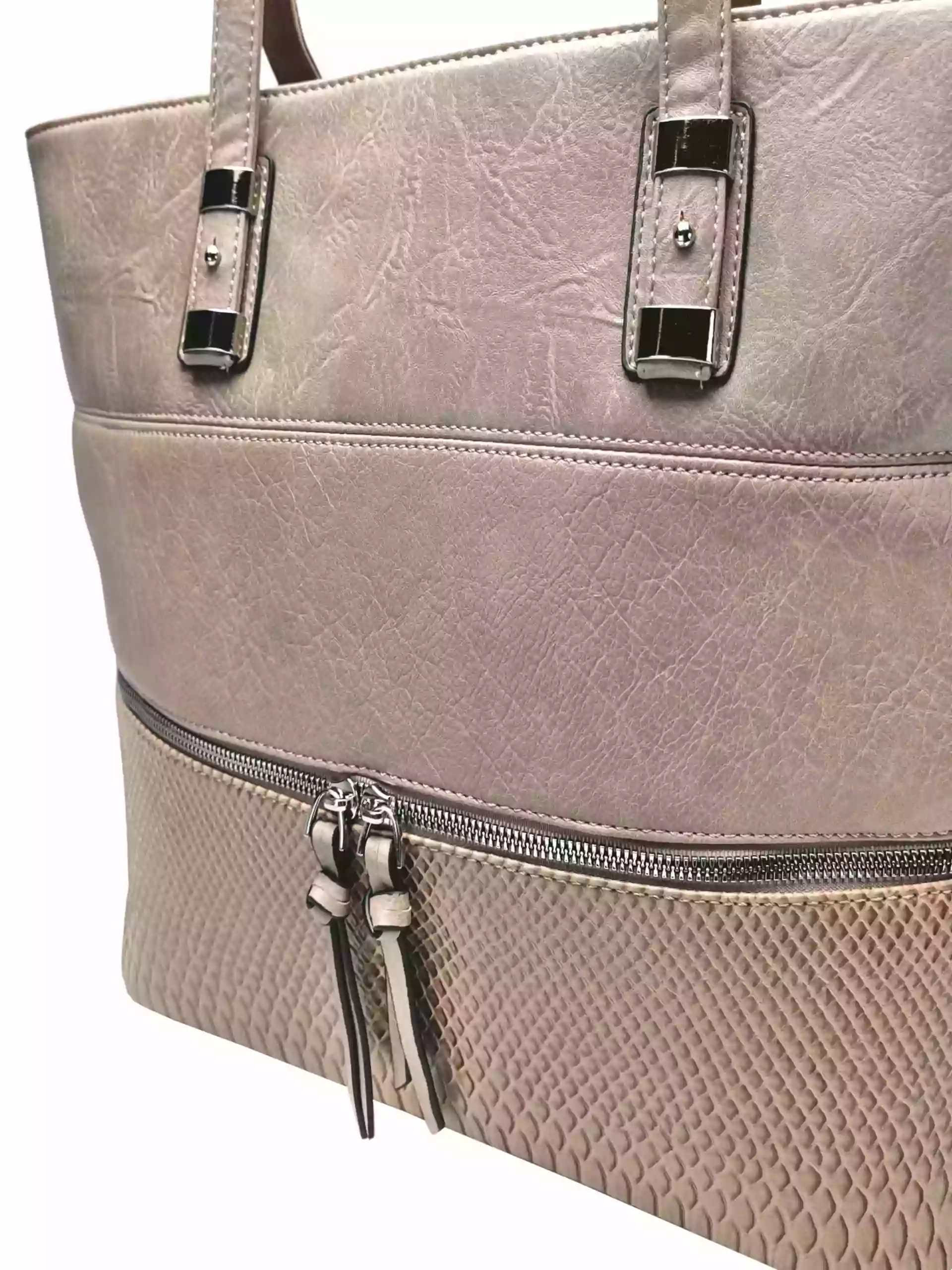 Světle hnědá kabelka přes rameno s kapsou, Tapple, H22091, detail kabelky