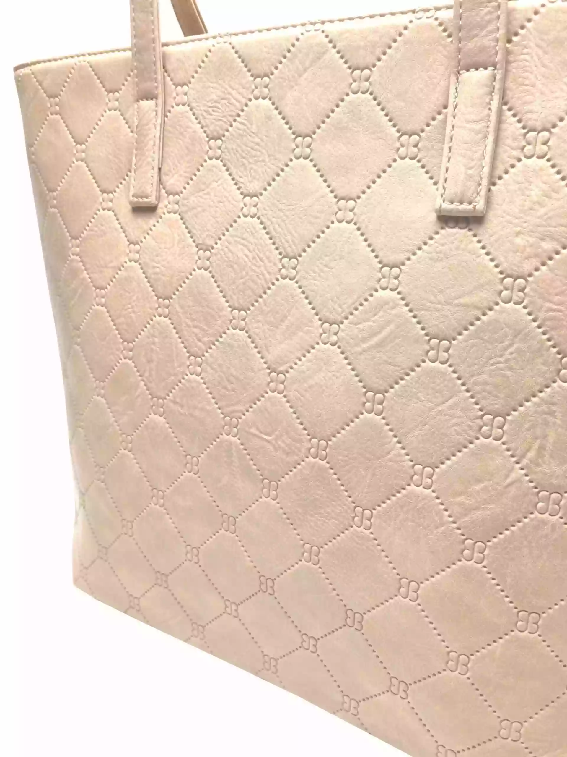 Béžová kabelka přes rameno s koso vzory, Tapple, H22502, detail strany kabelky