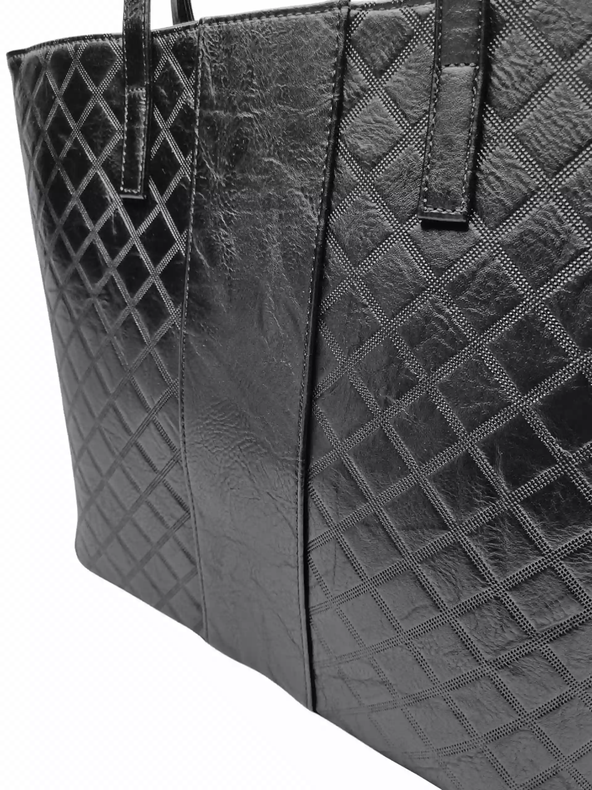 Velká černá kabelka přes rameno se vzory, Tapple, H22930-1, detail kabelky přes rameno