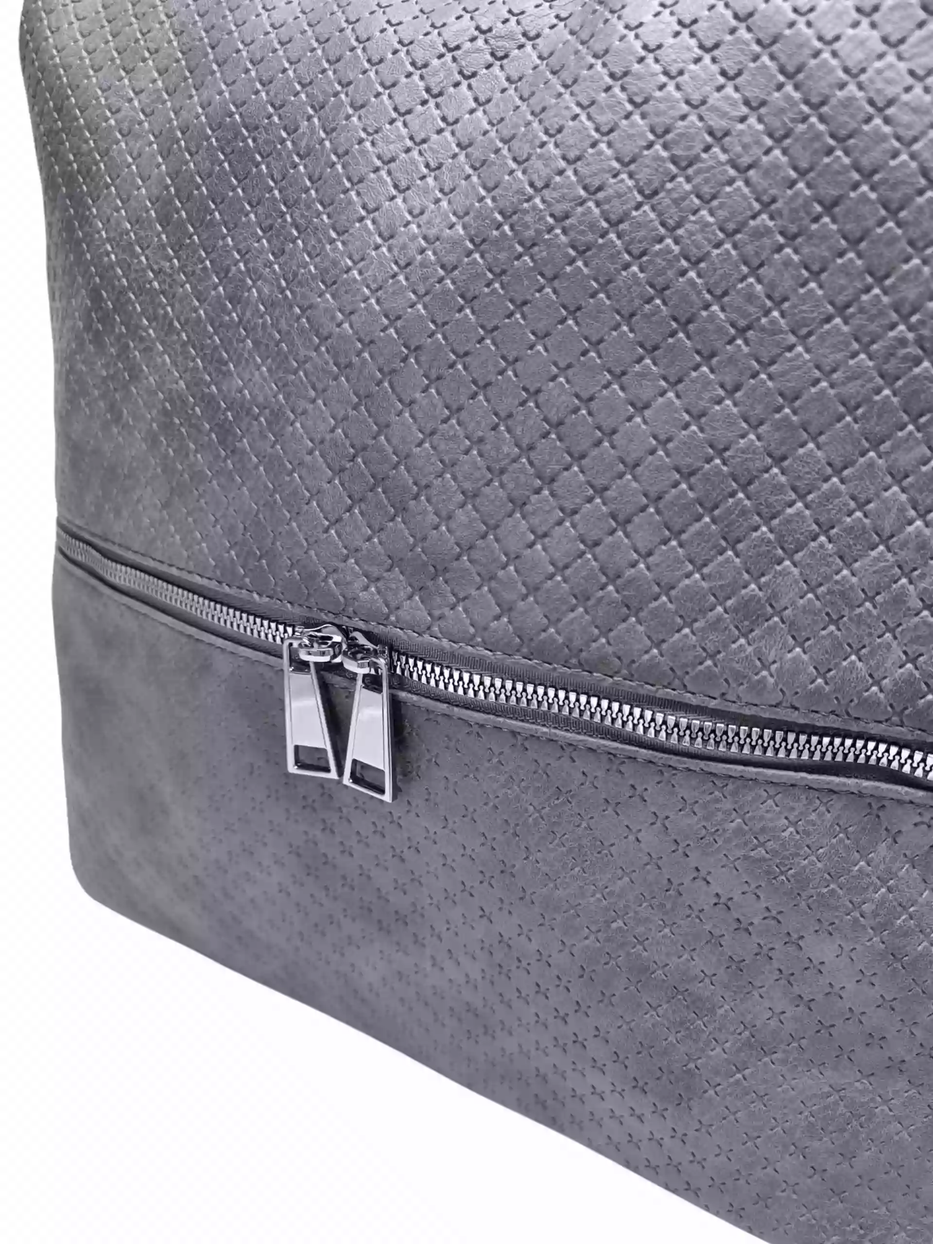 Velký středně šedý kabelko-batoh 2v1 s praktickou kapsou, Tapple, H190010N+, detail kabelko-batohu 2v1