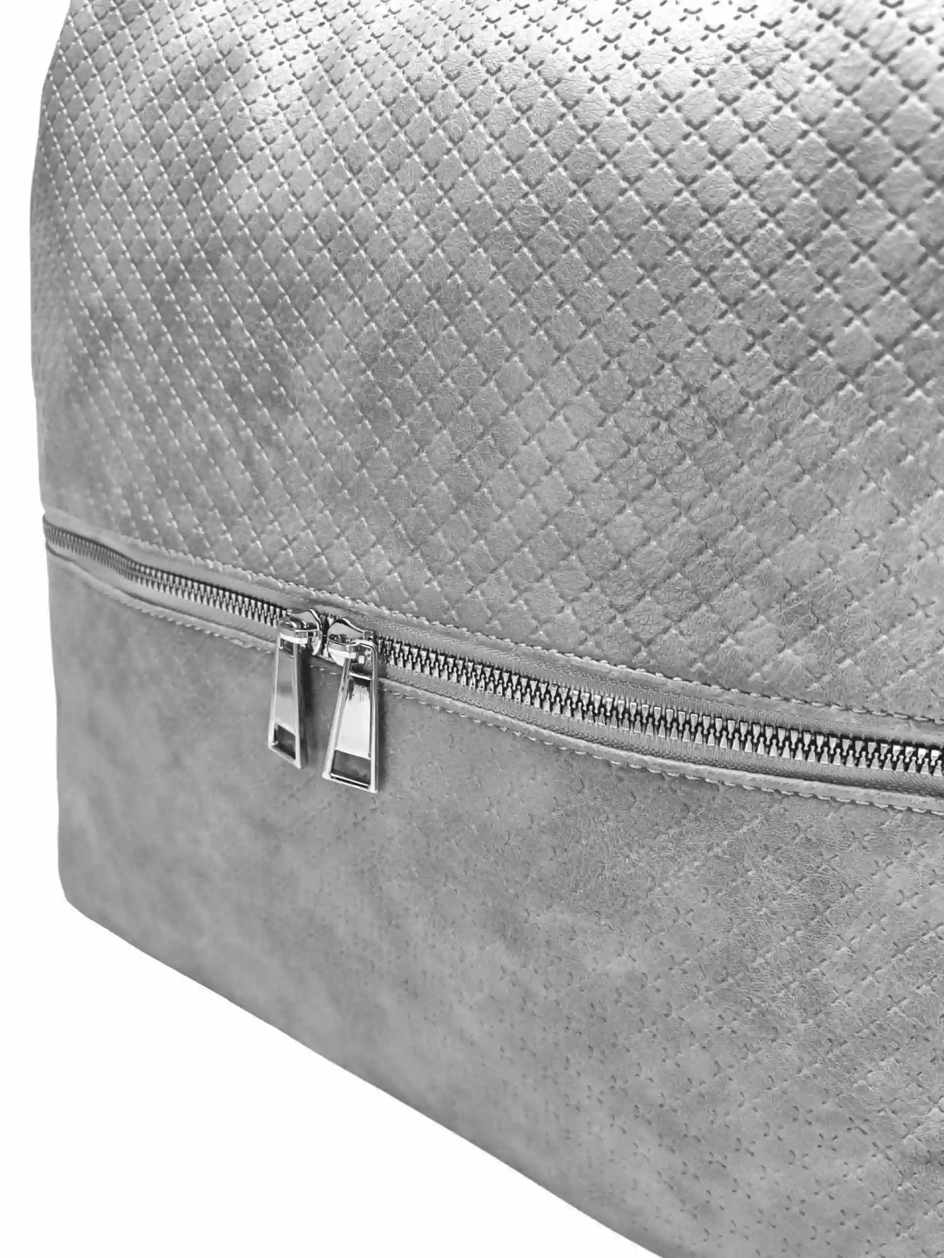 Velký světle šedý kabelko-batoh 2v1 s praktickou kapsou, Tapple, H190010N+, detail kabelko-batohu 2v1