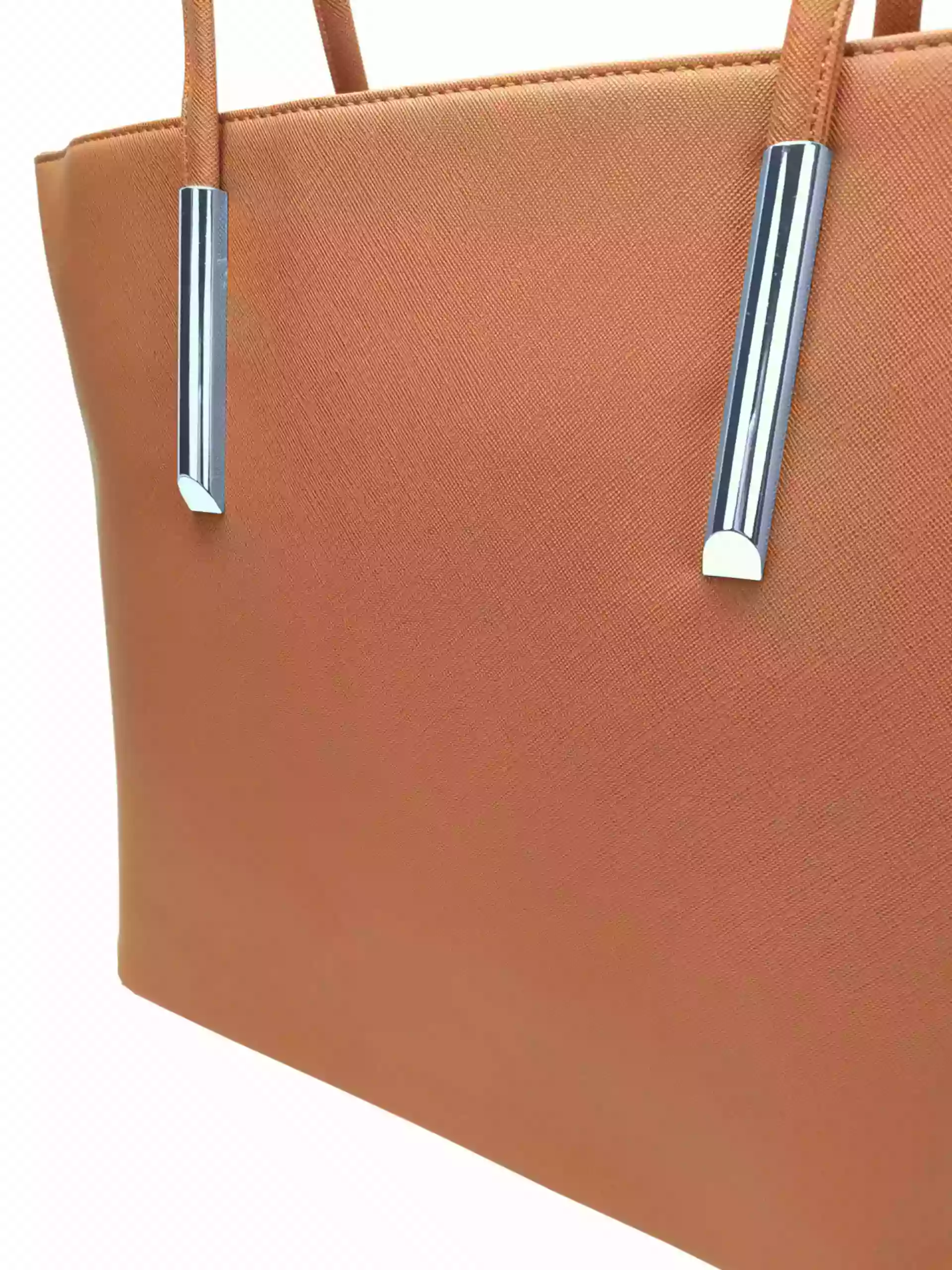 Středně hnědá moderní kabelka přes rameno, Tapple, H17429S, detail kabelky přes rameno