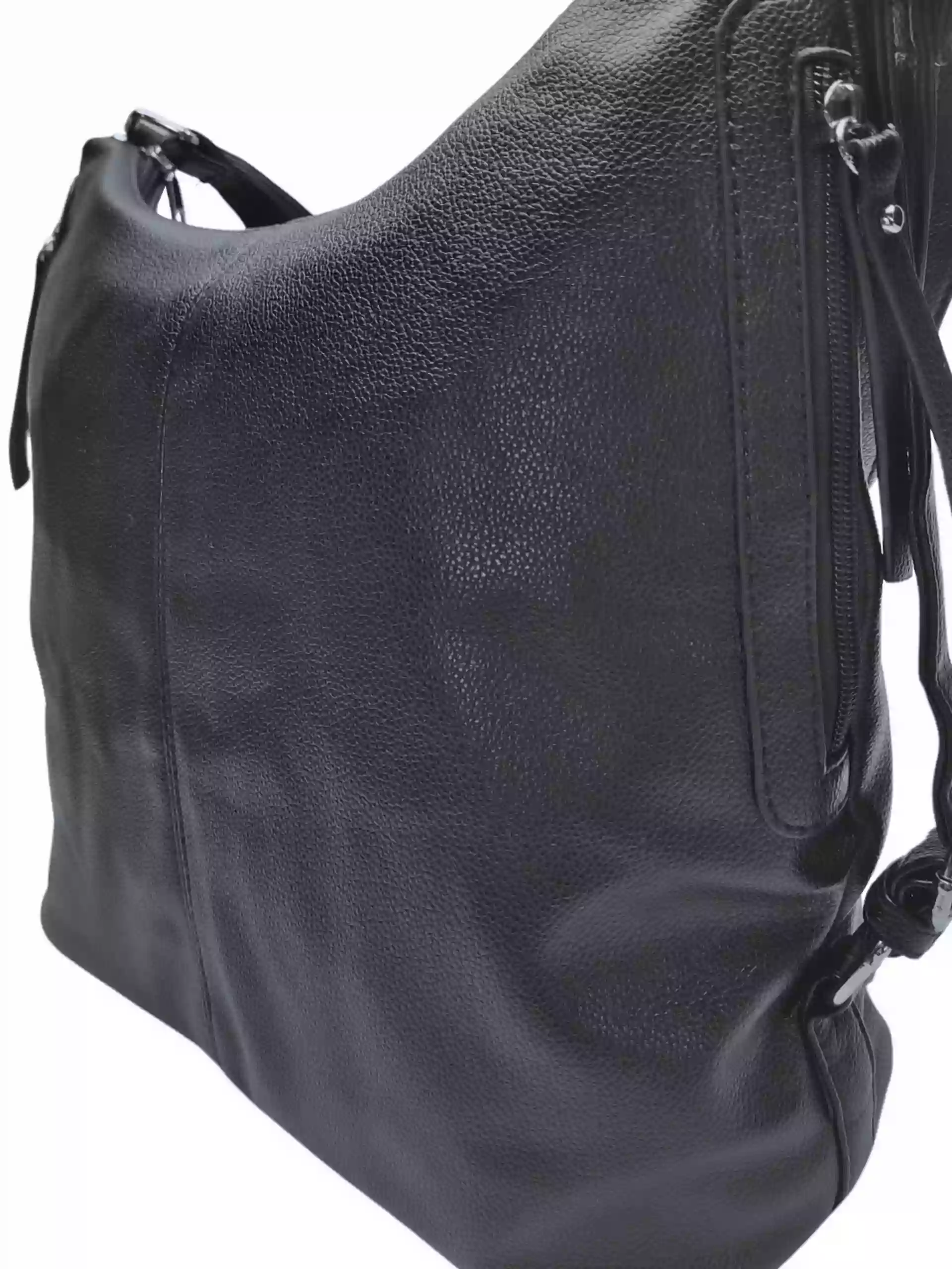 Velký černý kabelko-batoh s bočními kapsami, Tapple, 9314-3, detail kabelko-batohu