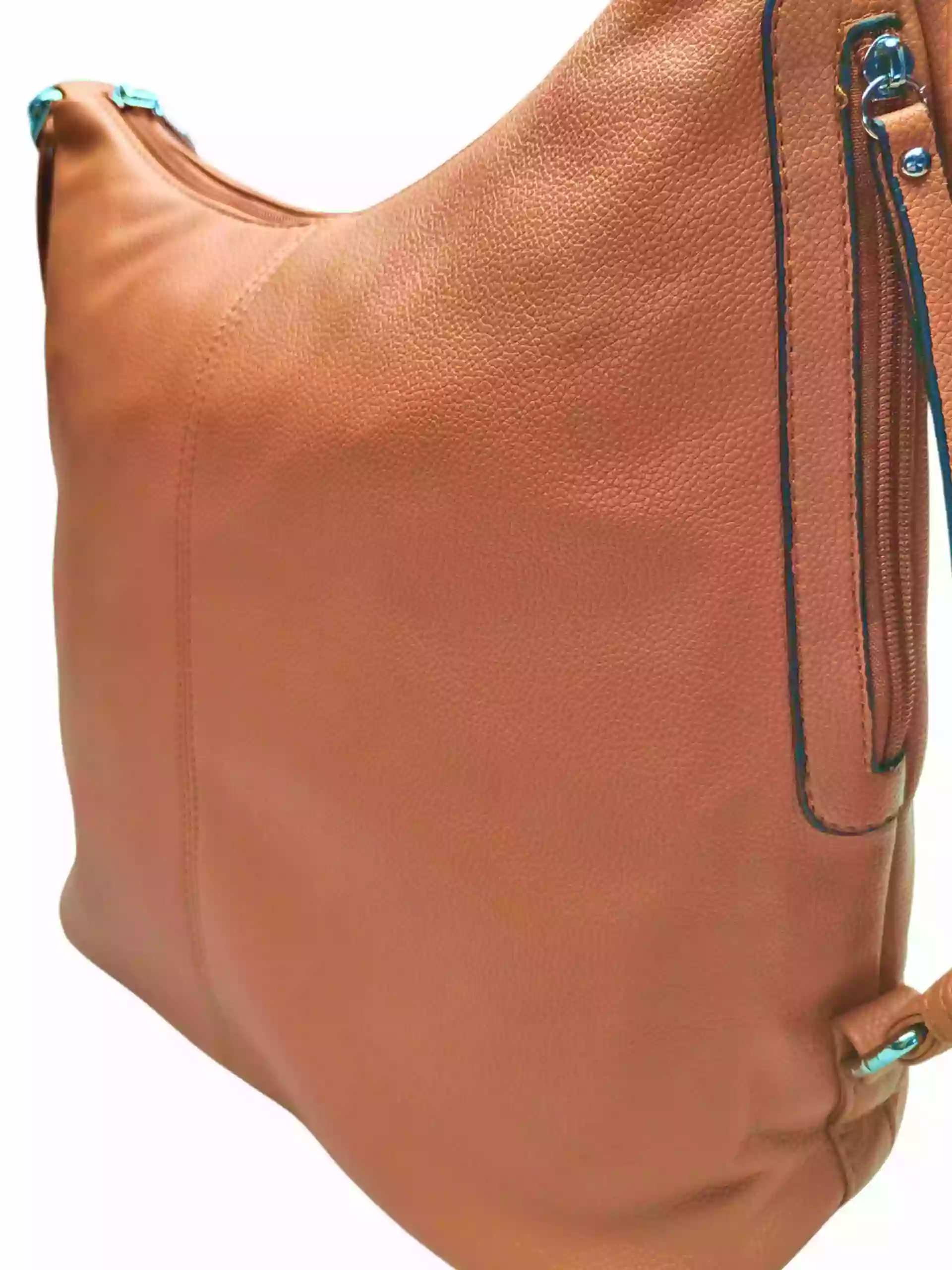 Velký středně hnědý kabelko-batoh s bočními kapsami, Tapple, 9314-3, detail kabelko-batohu