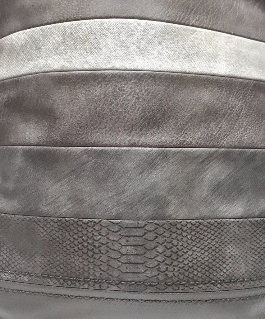 Velká kabelka z jemné eko kůže Tapple H17136 tmavě šedá detail vzoru