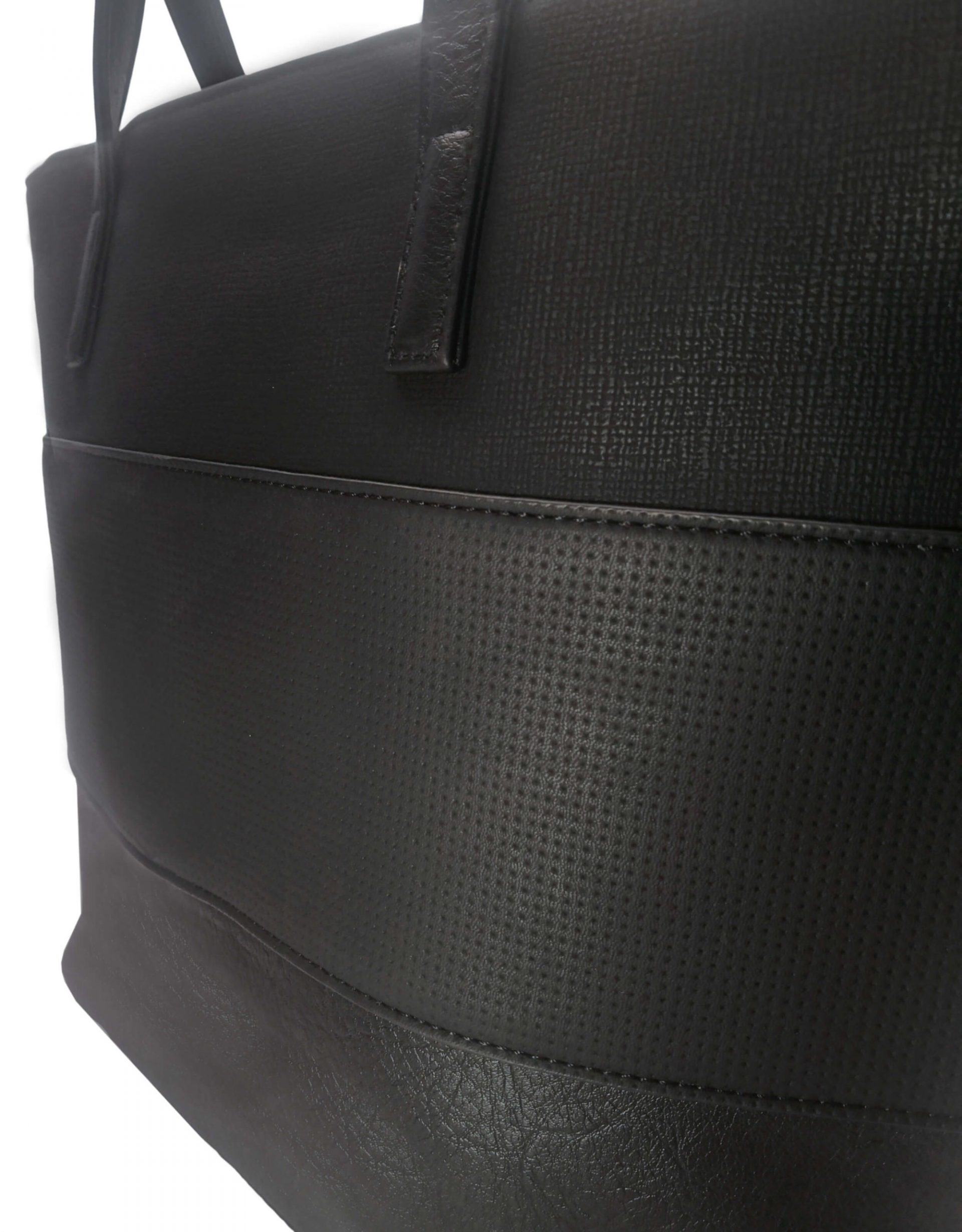 Slušivá kabelka přes rameno z příjemné eko kůže, Tapple H17421, černá, detail kabelky