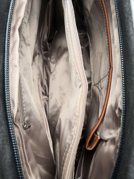 Slušivá dámská kabelka přes rameno s texturou, Tapple, H17409, středně šedá, vnitřní uspořádání kabelky přes rameno