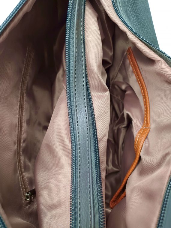 Velký dámský kabelko-batoh s praktickými kapsami, Tapple, H181175N2, středně šedý, vnitřní uspořádání kabelko-batohu