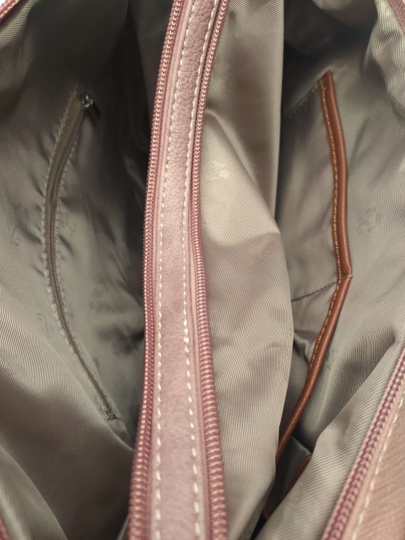 Velký dámský kabelko-batoh s šikmou kapsou, Tapple, H18077N, starorůžový, vnitřní uspořádání kabelko-batohu