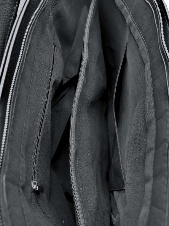 Elegantní dámská kabelka se slušivou ozdobou, Alexia, Z998-9, černo-bílá, vnitřní uspořádání kabelky do ruky