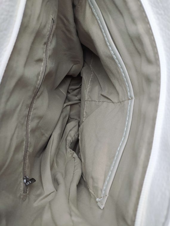 Střední kabelko-batoh 2v1 se slušivými třásněmi, Bella Belly, 5394, bílý, vnitřní uspořádání kabelko-batohu