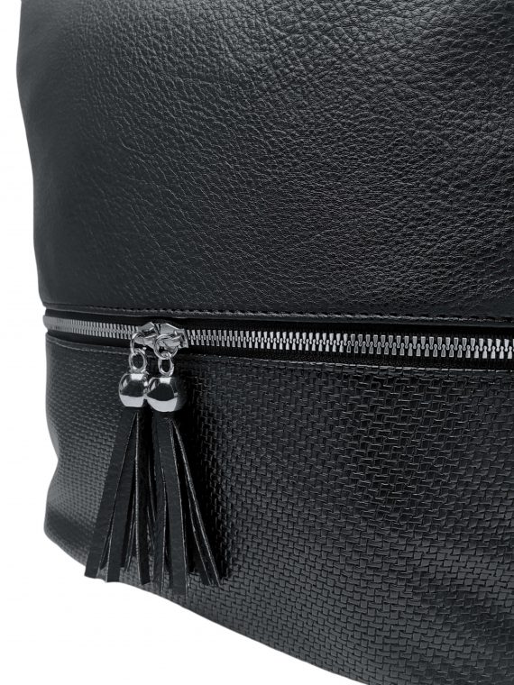 Střední kabelko-batoh 2v1 se slušivými třásněmi, Bella Belly, 5394, černý, detail kabelko-batohu