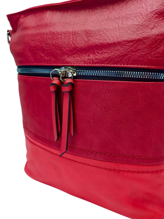 Tmavě červená crossbody kabelka s praktickou přední kapsou, Tapple, H17417, detail crossbody kabelky
