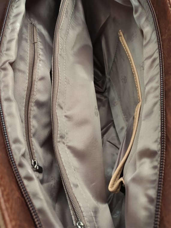 Středně hnědá dámská kabelka přes rameno s texturou, Tapple, H17409, vnitřní uspořádání kabelky přes rameno