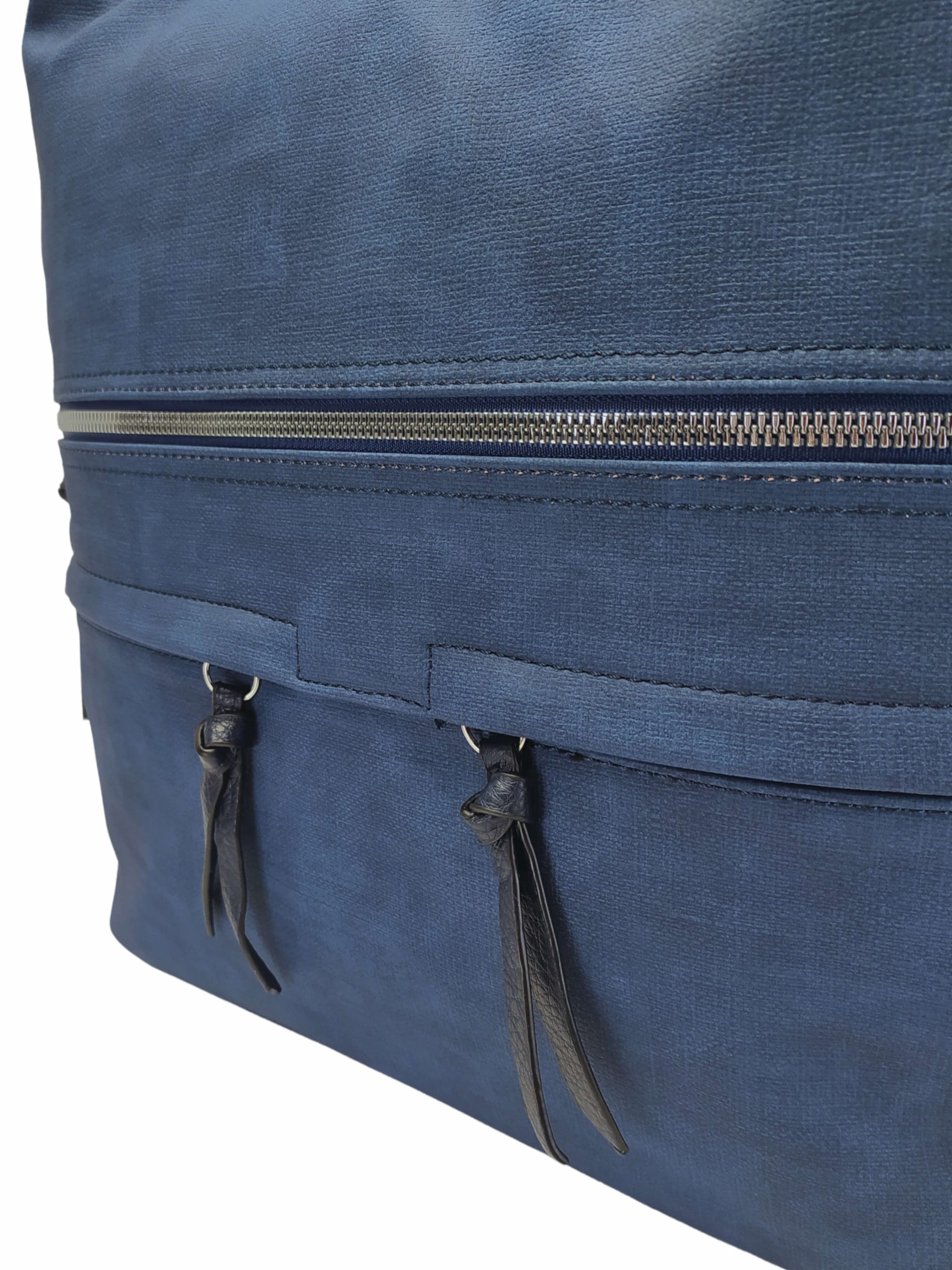 Velká středně modrá kabelka a batoh 2v1 s kapsami, Tapple, H181175N, detail přední strany kabelky a batohu 2v1