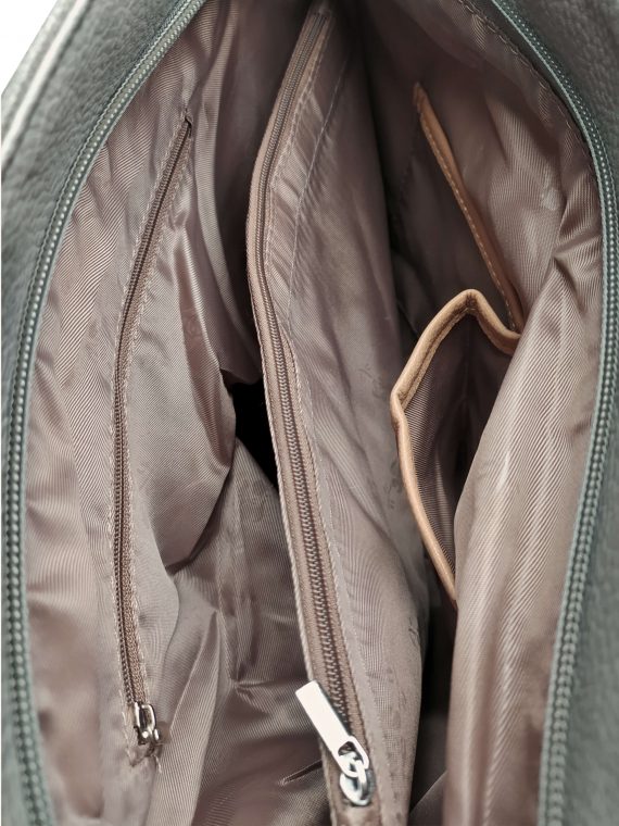 Velká světle šedá kabelka a batoh 2v1 s texturou, Tapple, H20805N, vnitřní uspořádání kabelky a batohu 2v1