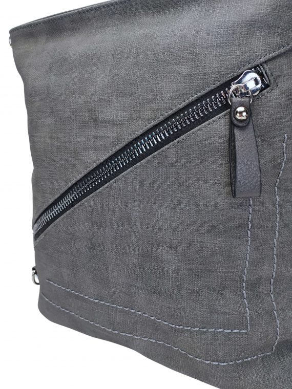 Střední středně šedý kabelko-batoh 2v1 s šikmým zipem, Tapple, H190061, detail kabelko-batohu 2v1