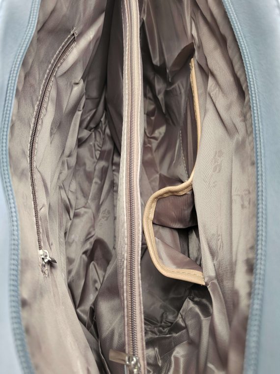 Světle šedá kabelka přes rameno s šikmou kapsou, Tapple, H17411, vnitřní uspořádání kabelky přes rameno