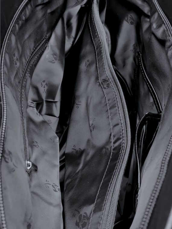 Černá kabelka přes rameno s koso vzory, Tapple, H22502, vnitřní uspořádání kabelky