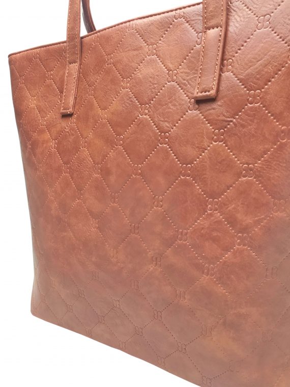 Středně hnědá kabelka přes rameno s koso vzory, Tapple, H22502, detail strany kabelky