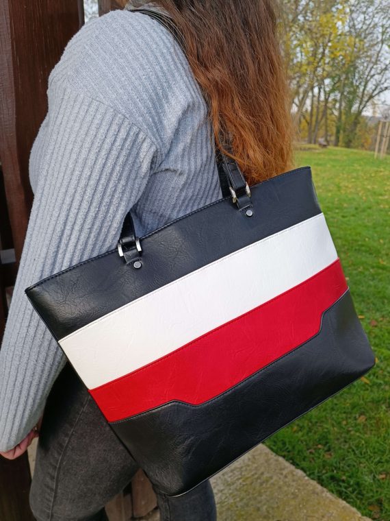Černo-bílo-červená dámská kabelka přes rameno, Tapple, H19049-1, modelka s kabelkou přes rameno