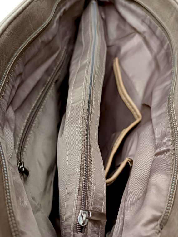 Světle hnědá kabelka přes rameno s kapsou, Tapple, H22091, vnitřní uspořádání kabelky