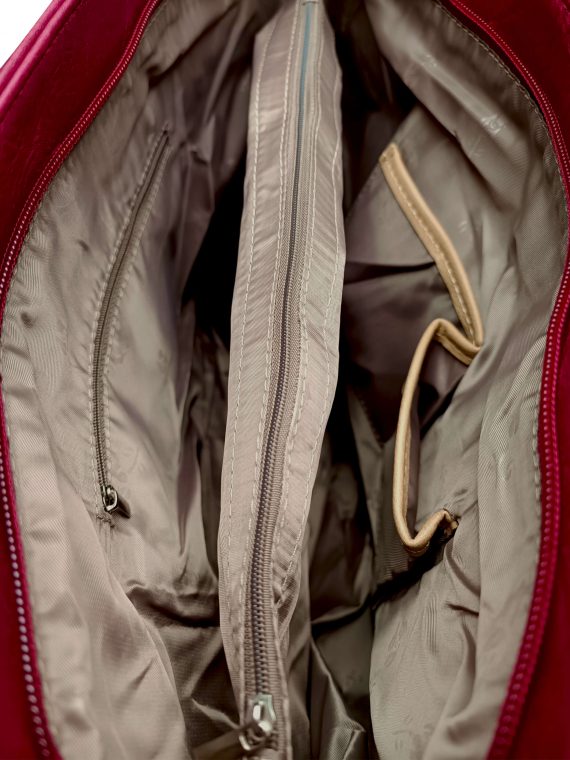 Vínová / bordó kabelka přes rameno s kapsou, Tapple, H22091, vnitřní uspořádání kabelky