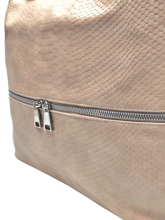 Moderní světle hnědý kabelko-batoh z eko kůže, Tapple, H190010, detail kabelko-batohu 2v1