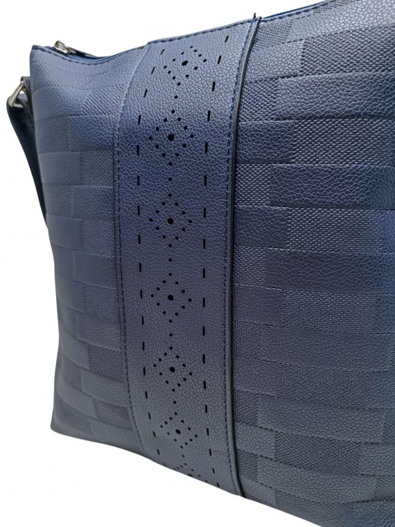 Tmavě modrá crossbody kabelka se vzory, Tapple, H22612, detail crossbody kabelky