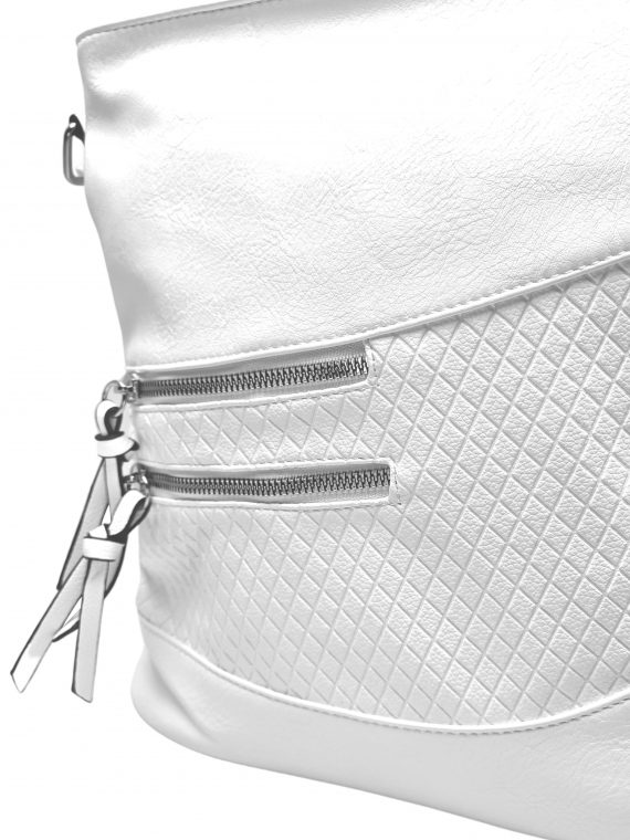 Bílá crossbody kabelka s líbivou texturou, Tapple, H17360, detail crossbody kabelky