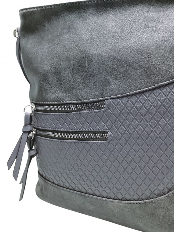 Tmavě šedá crossbody kabelka s líbivou texturou, Tapple, H17360, detail crossbody kabelky