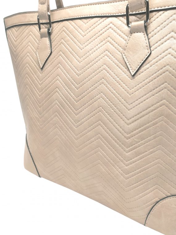 Prostorná světle hnědá kabelka přes rameno, Tapple, H22123, detail kabelky přes rameno