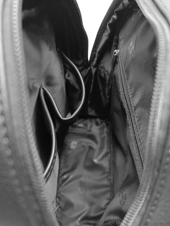 Černý dámský batoh s kosočtverci, Tapple, H22113-1, vnitřní uspořádání batohu