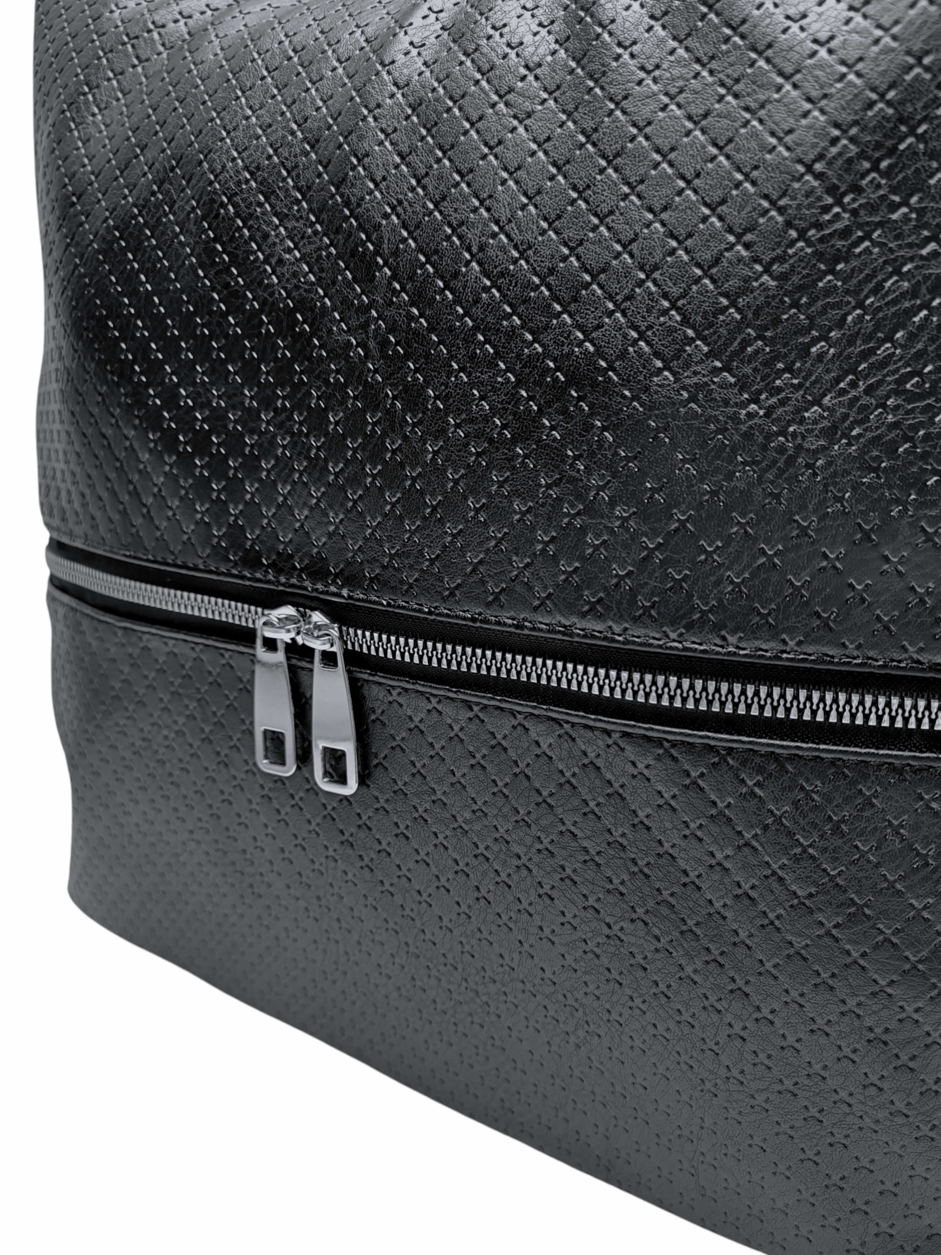 Velký černý kabelko-batoh 2v1 s praktickou kapsou, Tapple, H190010N+, detail kabelko-batohu 2v1