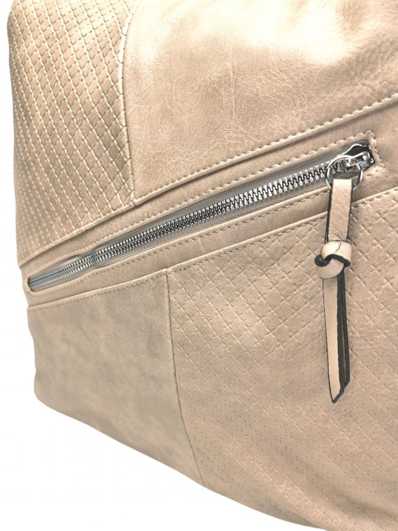 Velký světle hnědý kabelko-batoh s šikmou kapsou, Tapple, H18077N+, detail kabelko-batohu 2v1