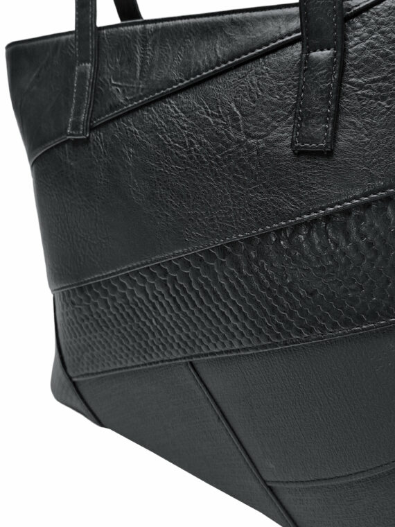Černá kabelka přes rameno s šikmými vzory, Tapple, H190030, detail kabelky