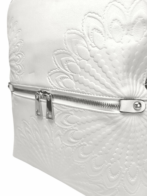 Perleťově bílý dámský batoh s ornamenty, Tapple, H20820-12, detail batohu